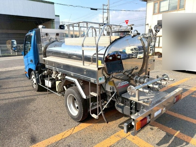 Dutro Sprinkler Truck_2