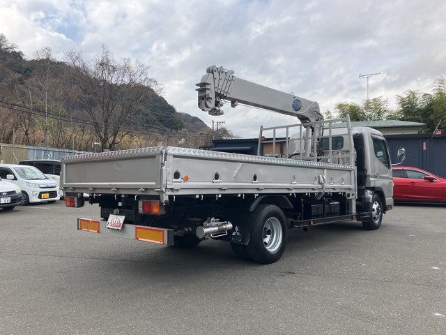 Canter Truck (With 6 Steps Of Cranes)_2