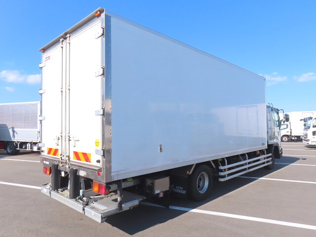 Forward Refrigerator & Freezer Truck_2