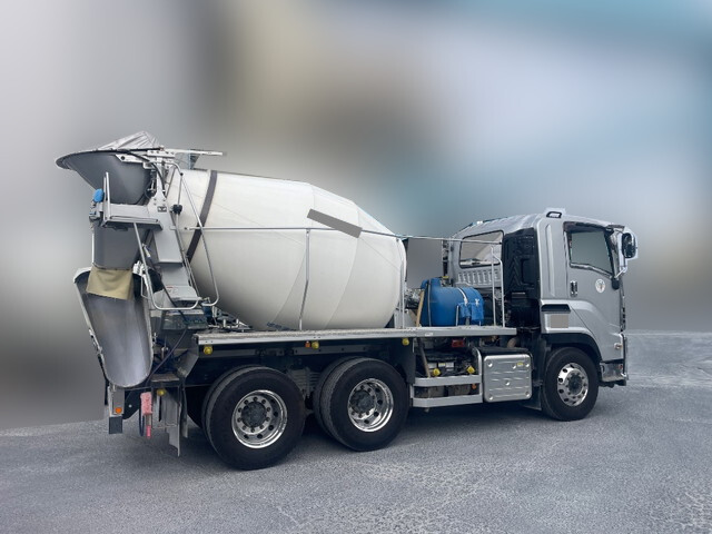Giga Mixer Truck_2