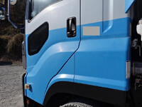 ISUZU Giga Aluminum Wing QPG-CYJ77B 2017 810,000km_9