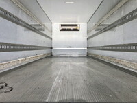 ISUZU Forward Refrigerator & Freezer Truck TKG-FRR90S2 2017 519,000km_12