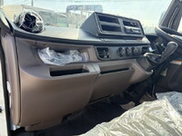 MITSUBISHI FUSO Canter Flat Body 2RG-FEAV0 2024 1,108km_23