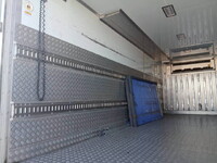 ISUZU Forward Refrigerator & Freezer Truck TKG-FRR90T2 2018 565,032km_33