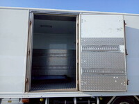 ISUZU Forward Refrigerator & Freezer Truck TKG-FRR90T2 2018 565,032km_39