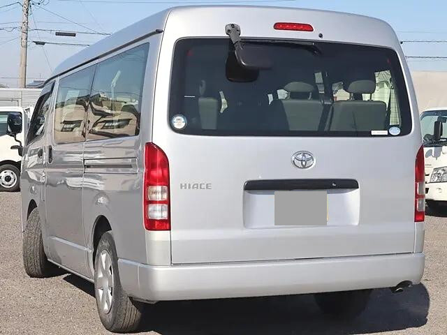Hiace Box Van_2