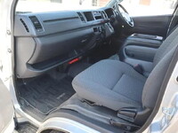 TOYOTA Hiace Box Van CBA-TRH214W 2019 62,500km_28