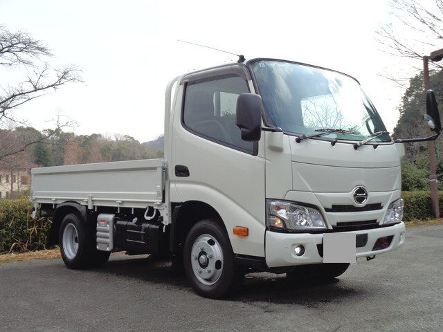 HINO Dutro Flat Body 2KG-XZU605M 2024 195km_1