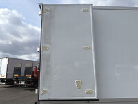 ISUZU Forward Refrigerator & Freezer Truck 2PG-FTR90V2 2018 322,000km_16