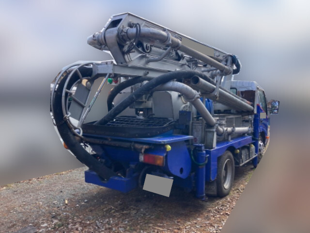 Dutro Concrete Pumping Truck_2