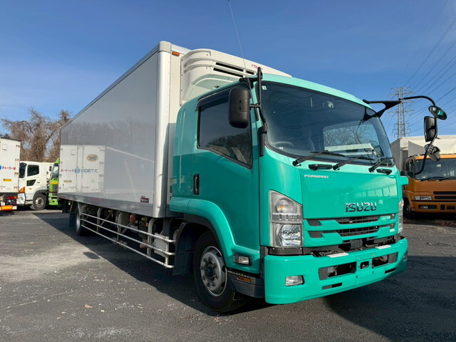 ISUZU Forward Refrigerator & Freezer Truck 2PG-FTR90V2 2020 200,889km