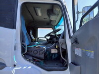 UD TRUCKS Quon Trailer Head AKG-GK4XLE 2006 573,738km_10