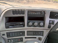 UD TRUCKS Quon Trailer Head AKG-GK4XLE 2006 573,738km_19