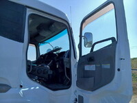 UD TRUCKS Quon Trailer Head AKG-GK4XLE 2006 573,738km_9