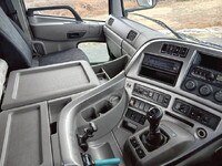 UD TRUCKS Quon Trailer Head QKG-GK6XAD 2016 750,996km_22