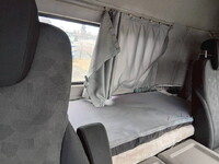 UD TRUCKS Quon Trailer Head QKG-GK6XAD 2016 750,996km_24