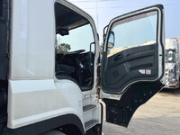 ISUZU Giga Refrigerator & Freezer Wing QKG-CYJ77B 2017 897,300km_18