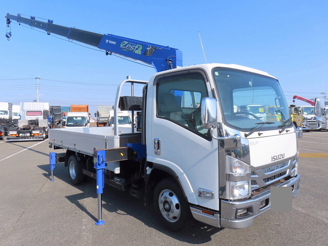 Elf Truck (With 6 Steps Of Cranes)_1