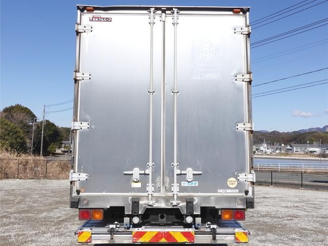 Quon Refrigerator & Freezer Truck_2