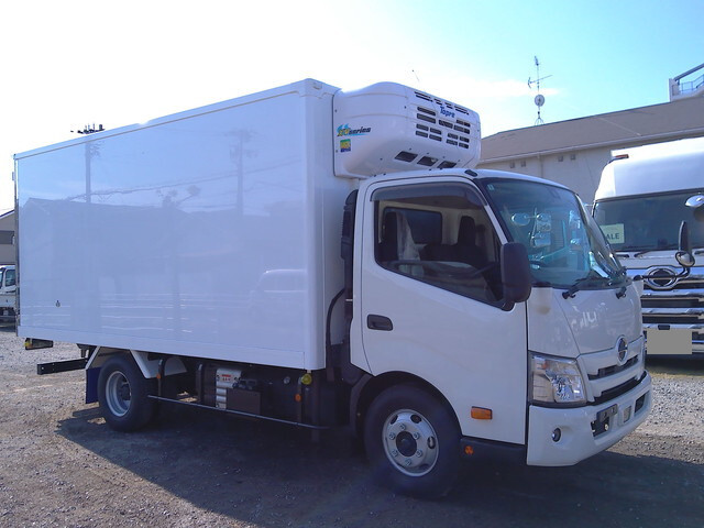 HINO Dutro Refrigerator & Freezer Truck 2KG-XZU712M 2025 370km