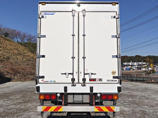 Giga Refrigerator & Freezer Truck_2