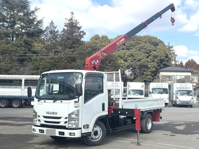 Elf Truck (With 4 Steps Of Cranes)_1