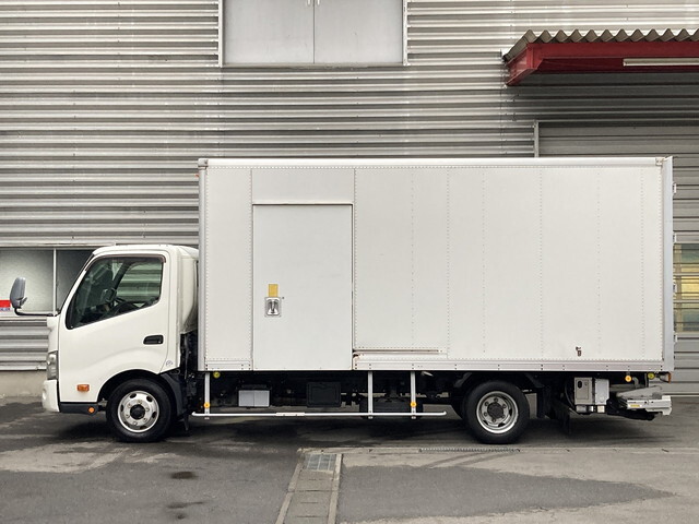 Dutro Panel Van_2