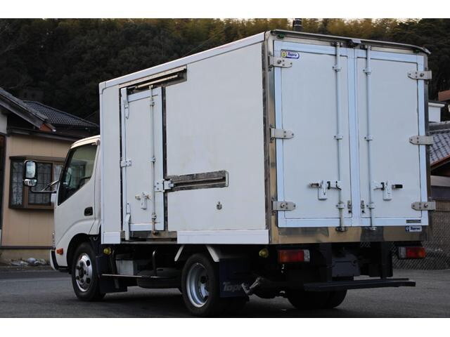 Dutro Refrigerator & Freezer Truck_2