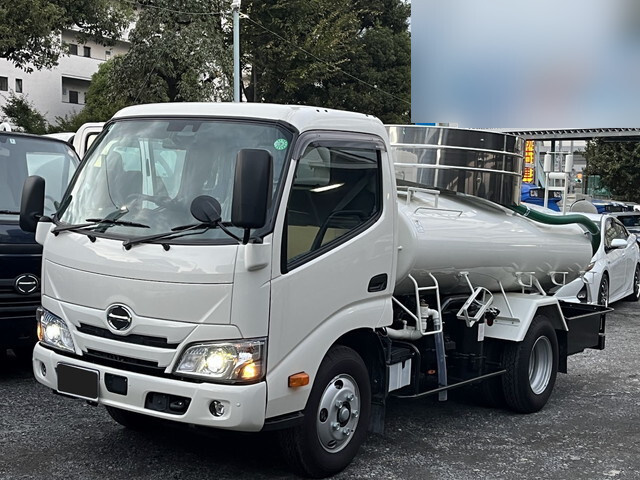 Dutro Vacuum Truck_1