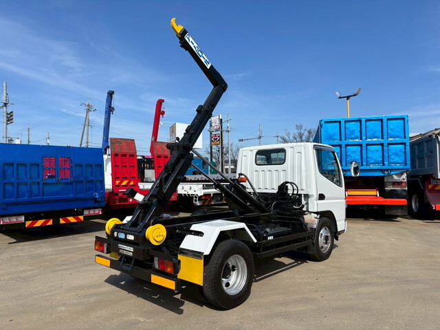 Canter Container Carrier Truck_2