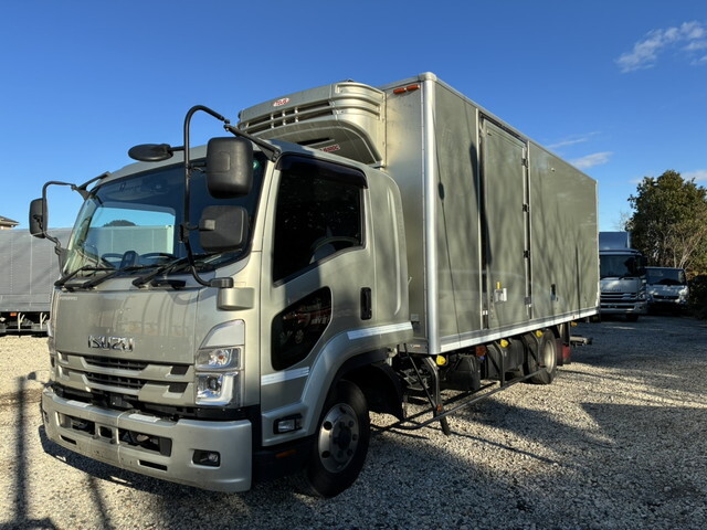 Forward Refrigerator & Freezer Truck_1