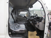 UD TRUCKS Kazet Flat Body 2RG-FEB5Y 2023 20,690km_11