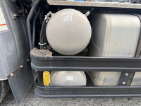 UD TRUCKS Quon Trailer Head QPG-GK5XAB 2017 264,857km_15