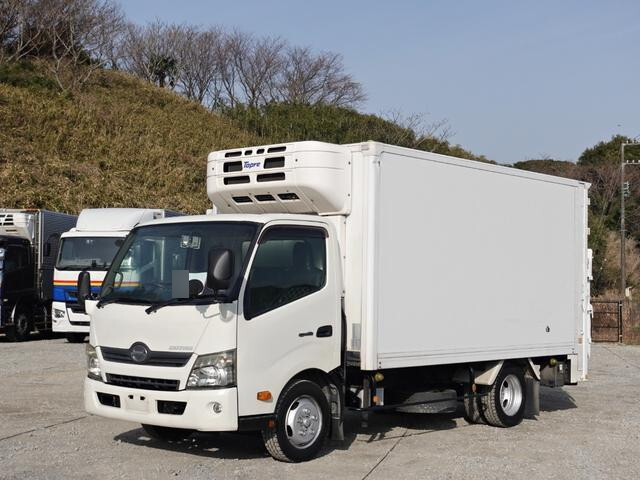 Dutro Refrigerator & Freezer Truck_1