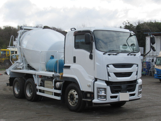 Giga Mixer Truck_1