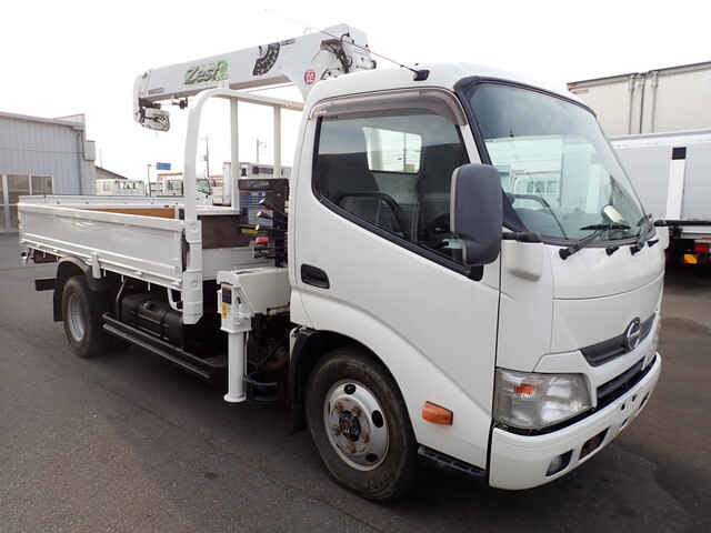 Dutro Truck (With 3 Steps Of Cranes)_1