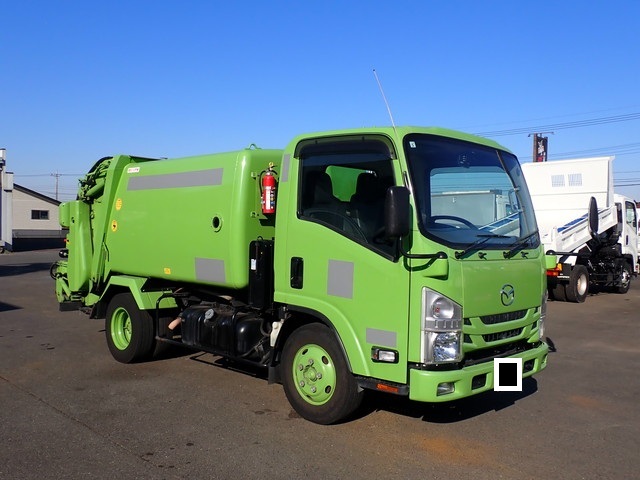 Titan Garbage Truck_1