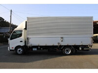 HINO Dutro Aluminum Wing TPG-XZU722M 2018 211,000km_5