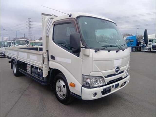 HINO Dutro Flat Body 2RG-XZU655M 2022 149,444km
