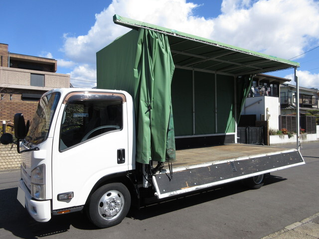 Elf Truck with Accordion Door_1