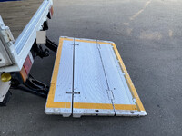 ISUZU Elf Panel Van TRG-NMR85N 2018 186,000km_8