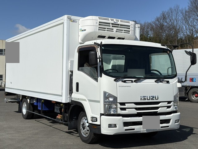 ISUZU Forward Refrigerator & Freezer Truck TKG-FRR90T2 2017 556,000km