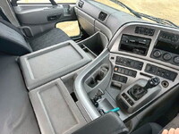 UD TRUCKS Quon Trailer Head QPG-GK5XAB 2016 635,109km_31