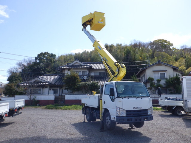 ISUZU Elf Cherry Picker TKG-NKR85AN 2014 102,546km