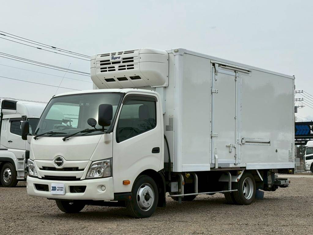 Dutro Refrigerator & Freezer Truck_1