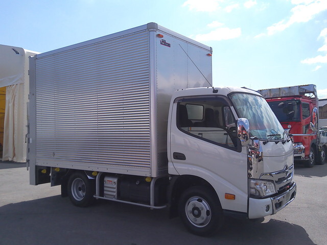 Dutro Aluminum Van_1