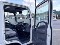 ISUZU Elf Bottle Van TRG-NMR85N 2015 165,011km_29