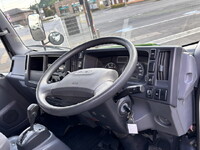 ISUZU Elf Bottle Van TRG-NMR85N 2015 165,011km_31