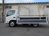 HINO Dutro Flat Body 2RG-XZU605M 2020 21,270km_7