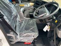 UD TRUCKS Quon Container Carrier Truck 2RG-CW5EL 2025 1,000km_16